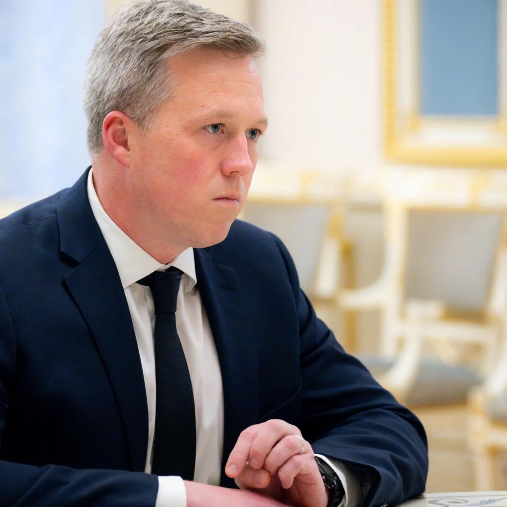 Напружені переговори: Посли НАТО обговорили мирну ініціативу США щодо України