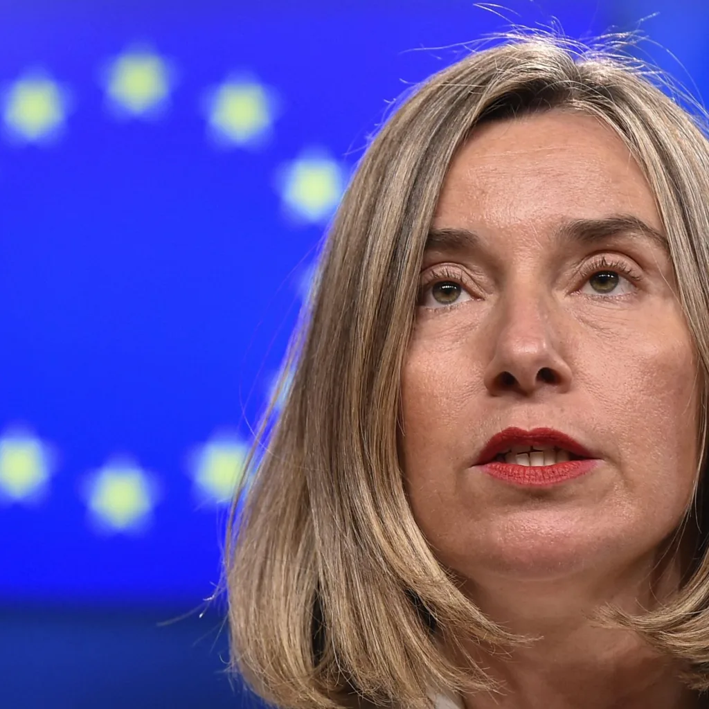 Колишніх дипломатів ЄС відпустили після допиту у справі про ймовірне шахрайство