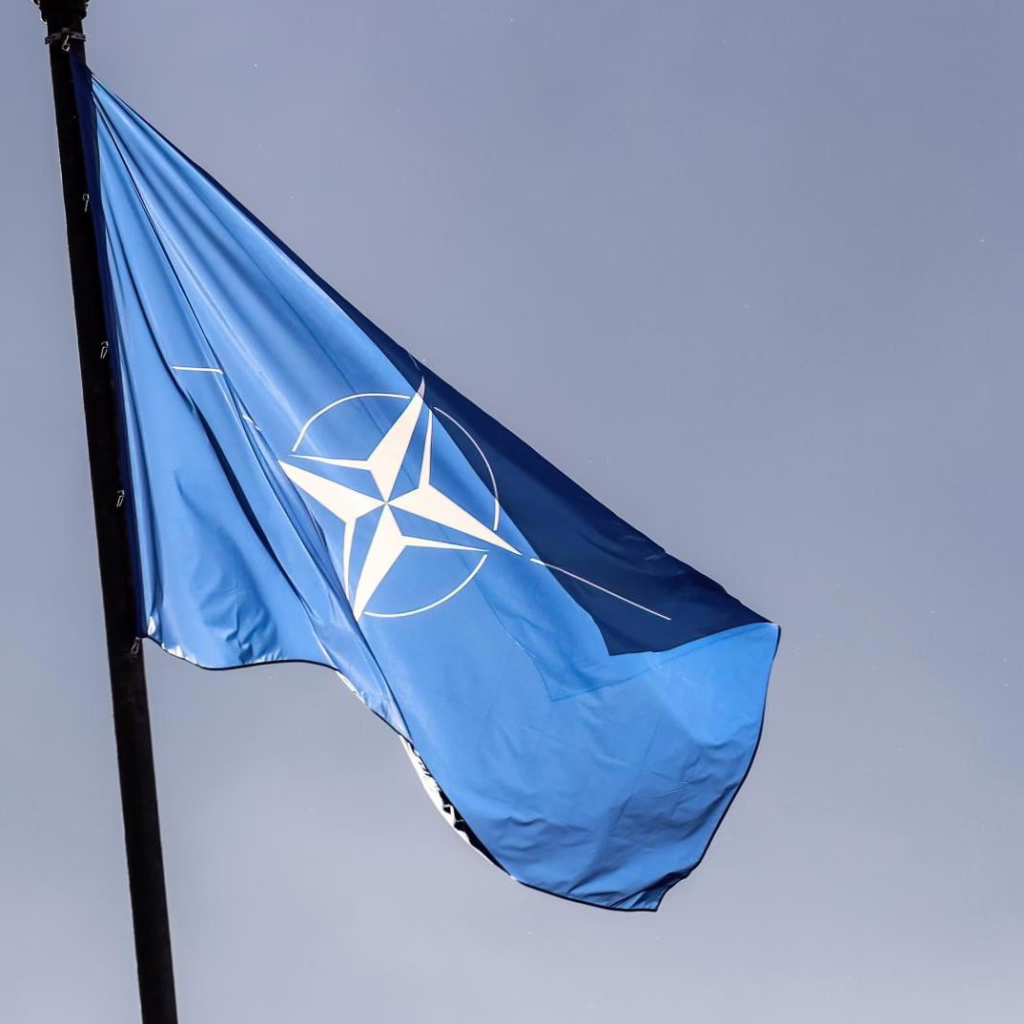 НАТО завершило місію в Іраку, персонал переведено до Європи