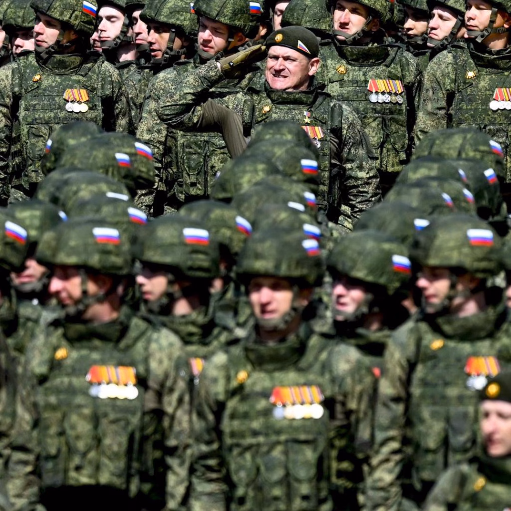 Криза медичної системи РФ: цивільні лікарні та пологові перетворюють на військові госпіталі